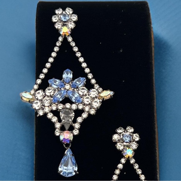 🔶NICKY BUTLER FASHION Blue Crystal Flower Basket Chandelier Drop Earrings NEW - Picture 4 of 16